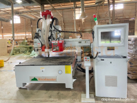 Máy CNC trung tâm thay dao tự động + trục cưa đa hướng WM-1325RS 3162