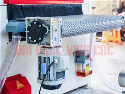 MÁY CHÀ NHÁM CHỔI THÙNG 8 TRỤC ( băng tải hút chân không ) 481